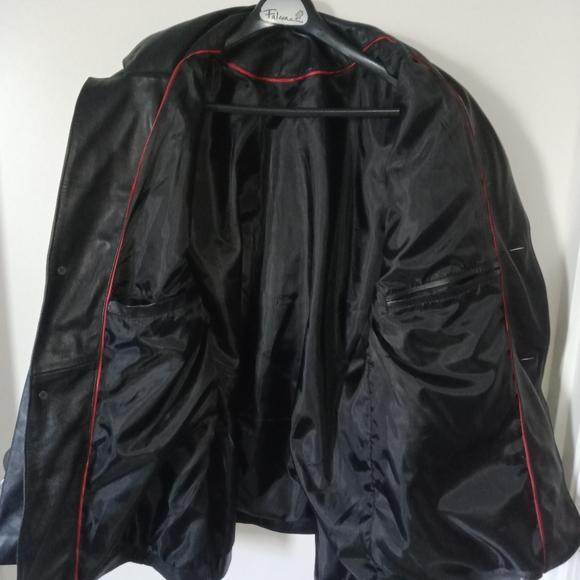 Leather jacket - Picture 4 of 7